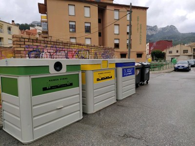 Nova àrea de contenidors situada a la cantonada entre els carrers Gavadà i Pau Casals
