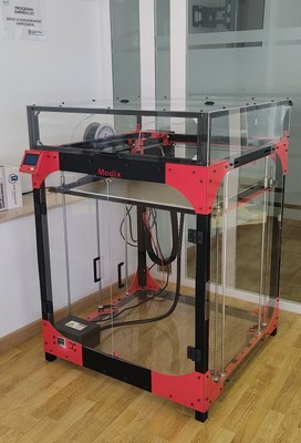 Una de les impressores 3D que hi ha a l'Oficina d'IDETSA