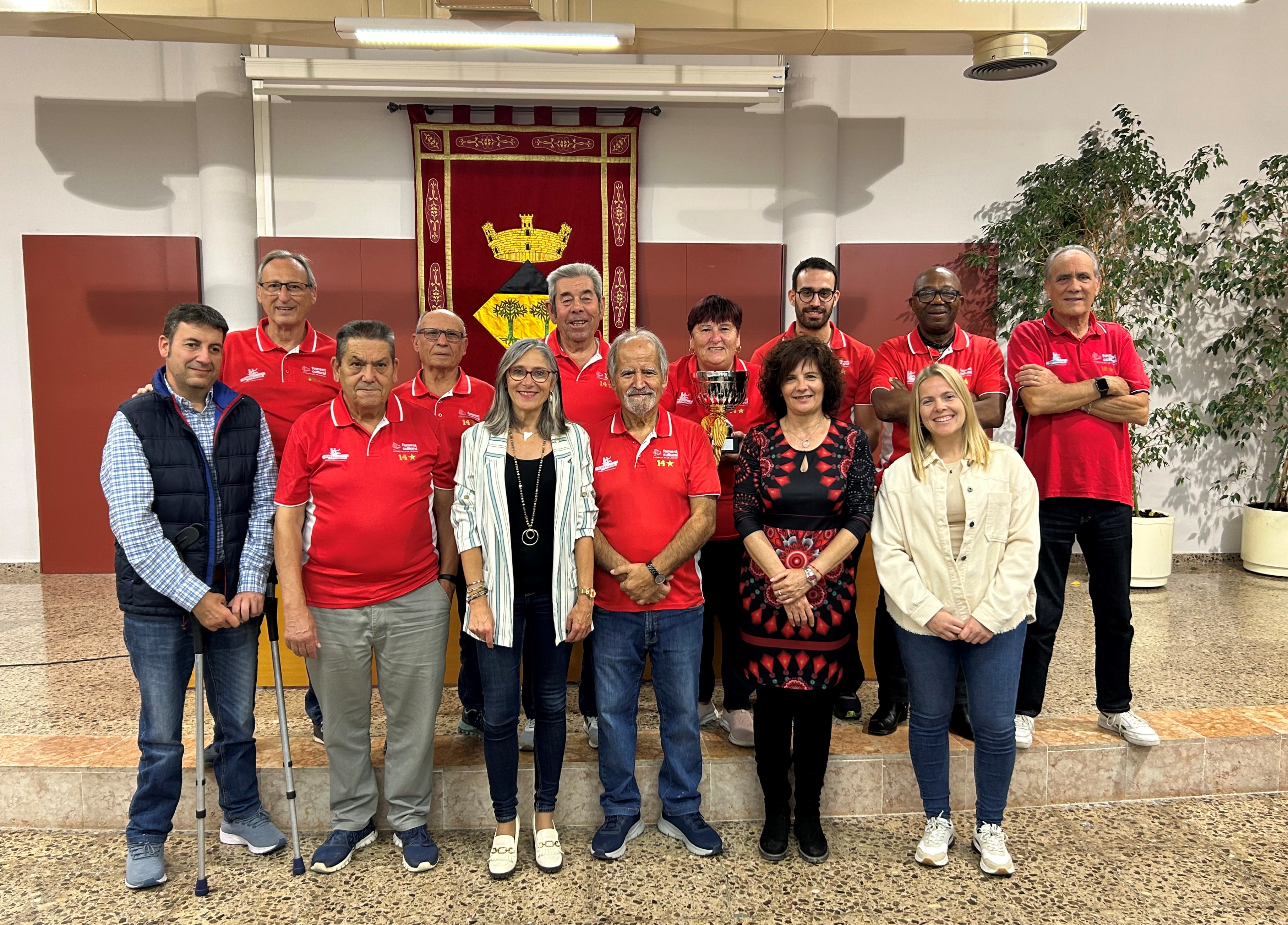 L’Ajuntament de Vandellòs i l’Hospitalet de l’Infant rep el grup de bitlles de Foment Cultural com a campió de la Tirada Intercomarcal de 2023