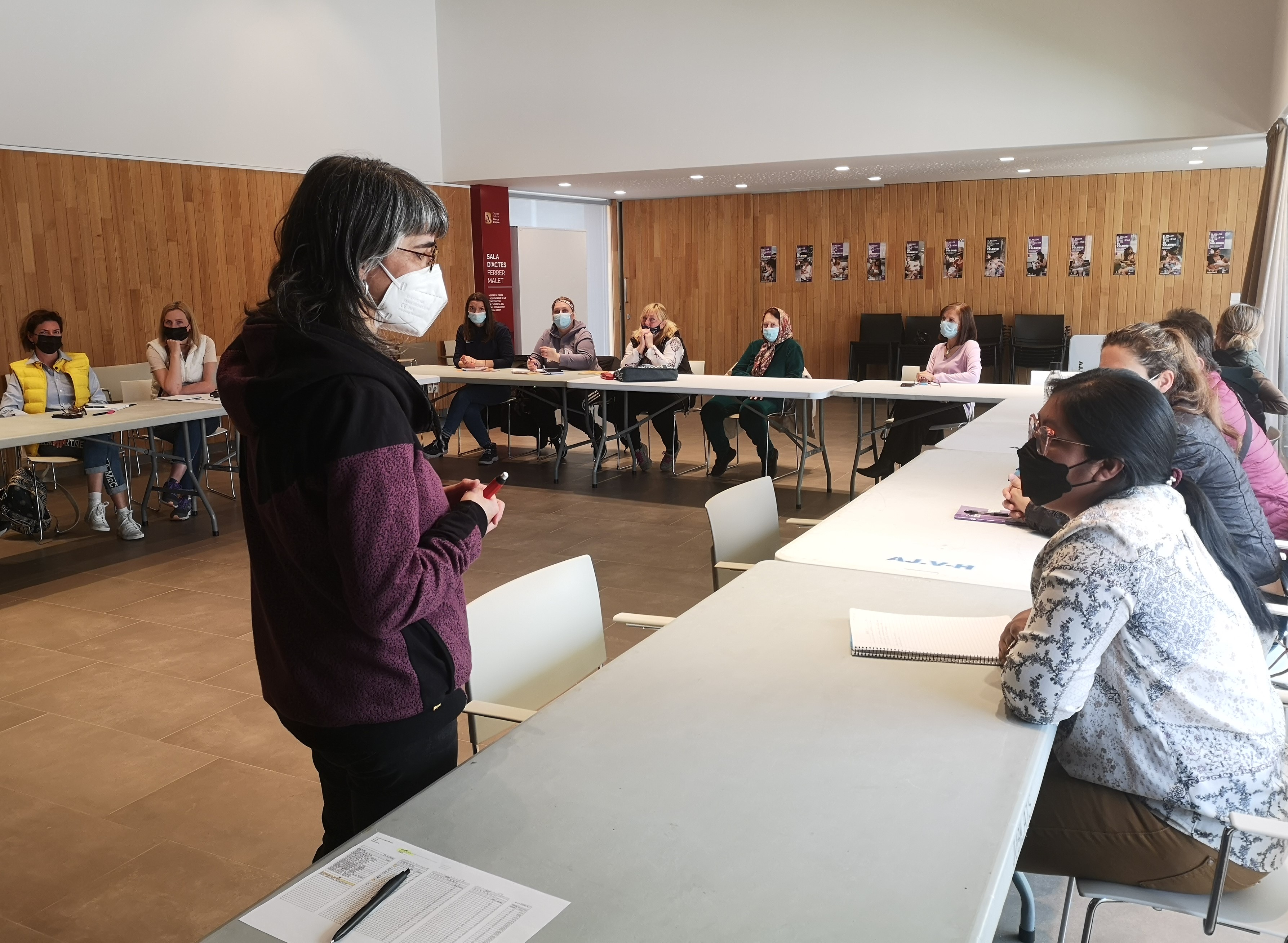 Més de 60 persones inscrites als nous cursos de català presencials de l’Hospitalet de l’Infant
