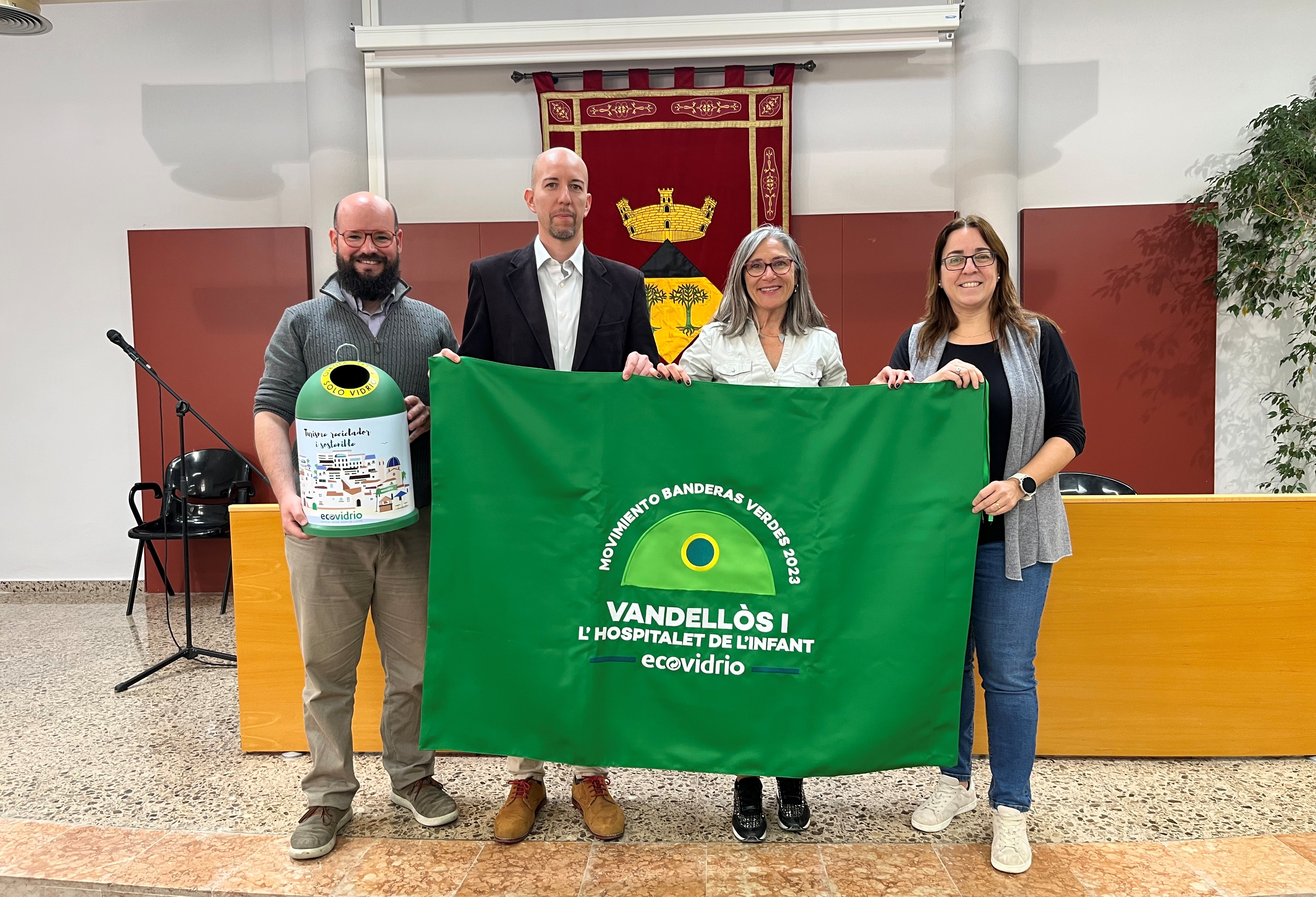 Vandellòs i l’Hospitalet de l’Infant aconsegueix la Bandera Verda d’Ecovidrio gràcies al seu compromís amb la sostenibilitat durant aquest estiu