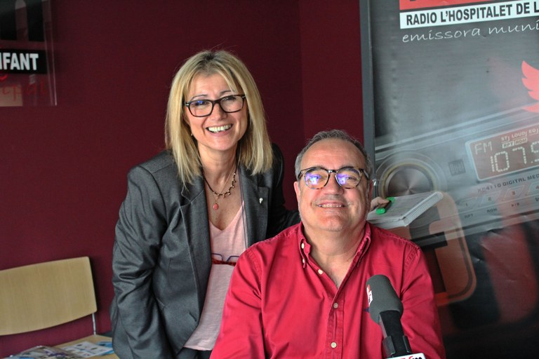 El director de la Ràdio, Ricard del Amo; i la cap de redacció, Estrella Botello