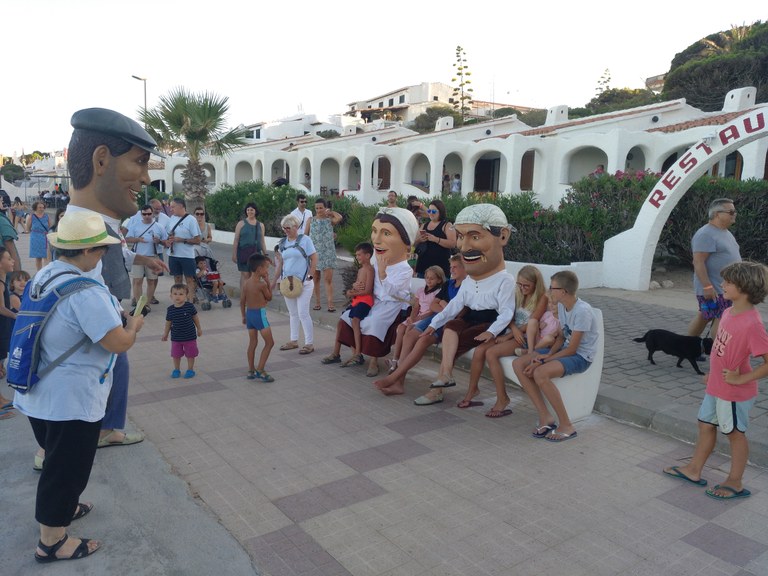 Cercavila amb els Capgrossos de Vandellòs