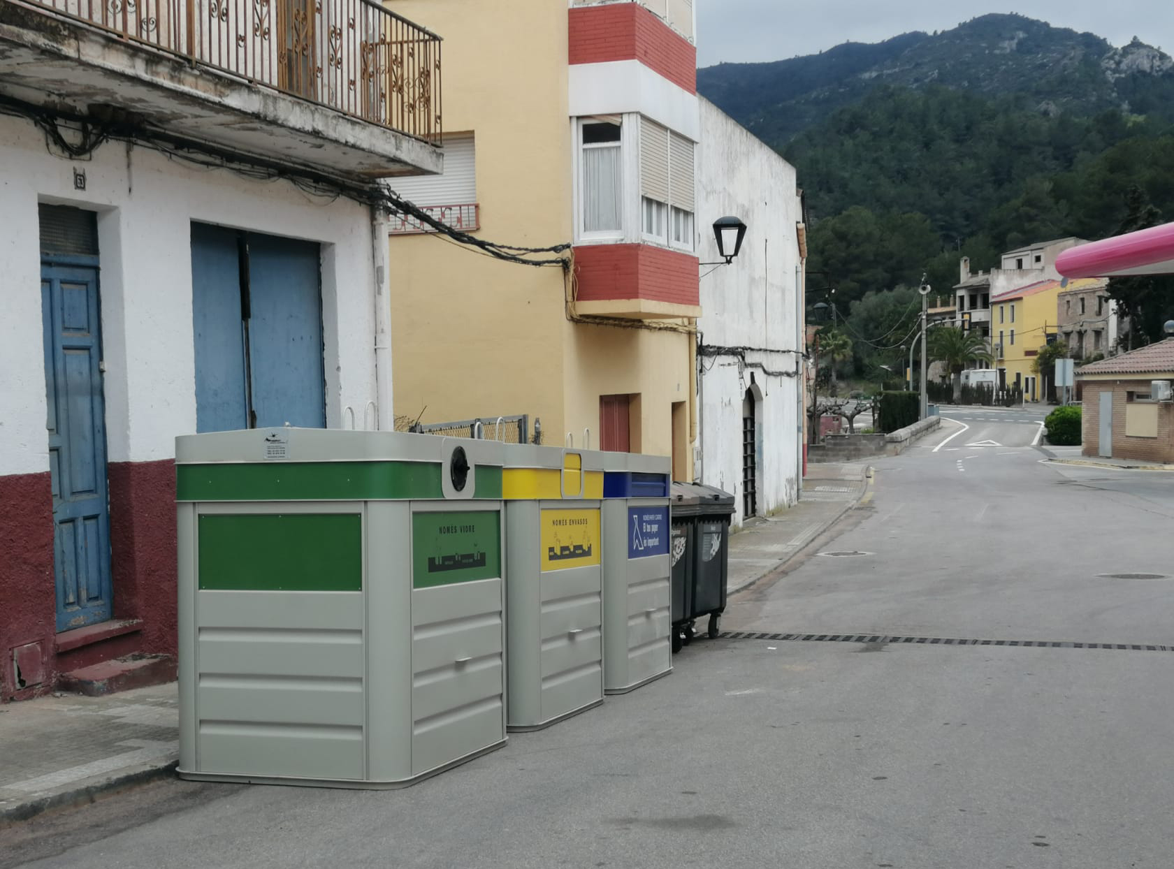 Dues noves àrees de contenidors al poble de Vandellòs
