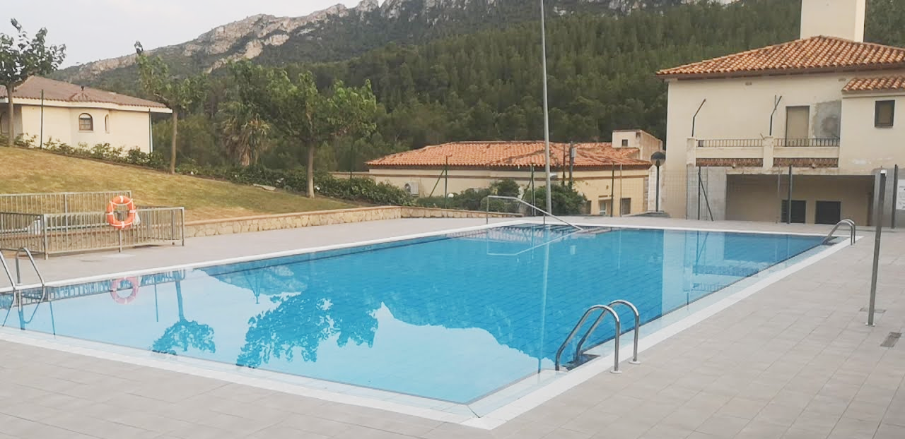 Imatge de la piscina descoberta de Masriudoms