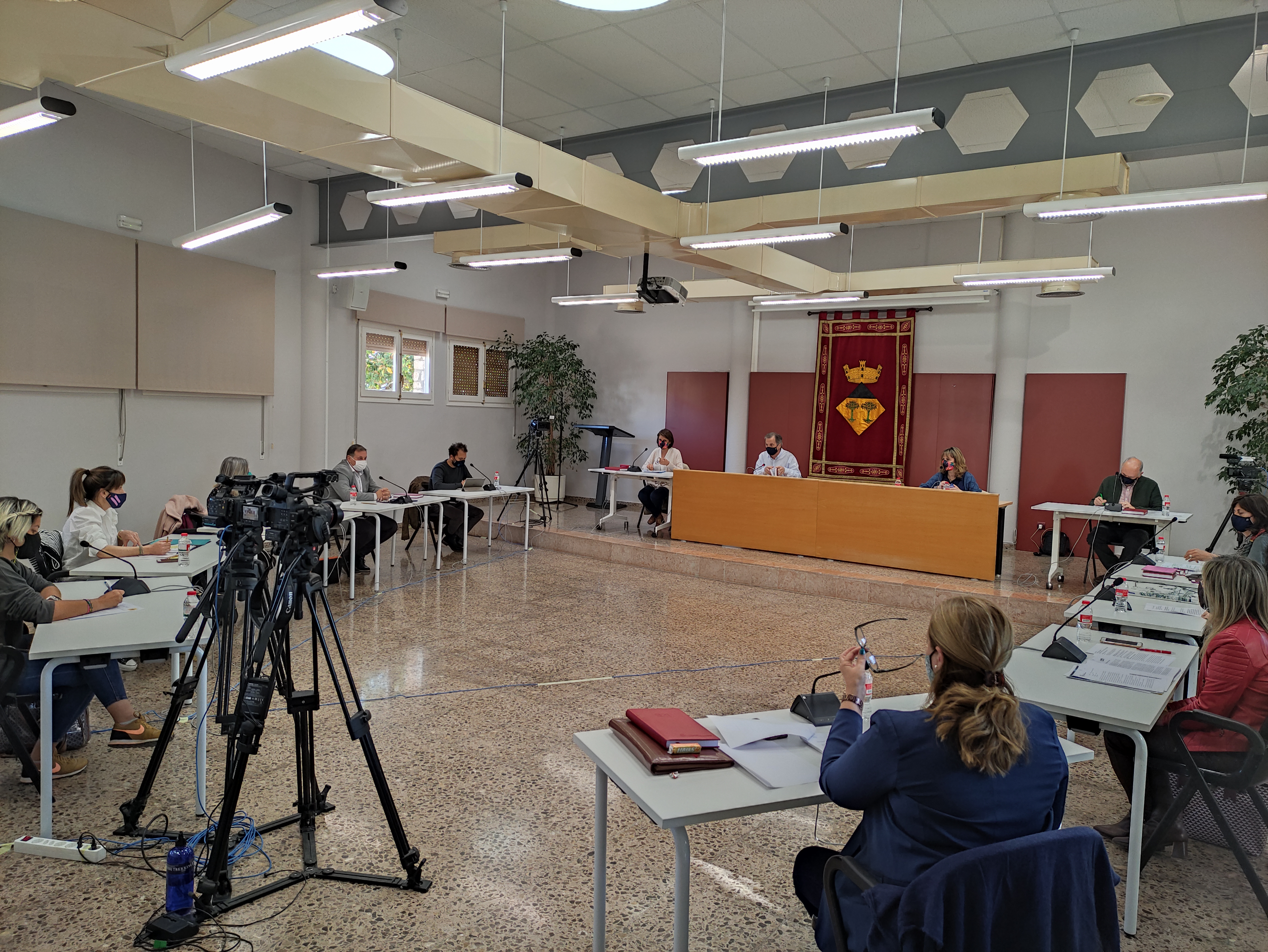 El Ple de l’Ajuntament de Vandellòs i l’Hospitalet de l’Infant aprova implantar un sistema d’estacionament regulat en la via pública, durant l’estiu