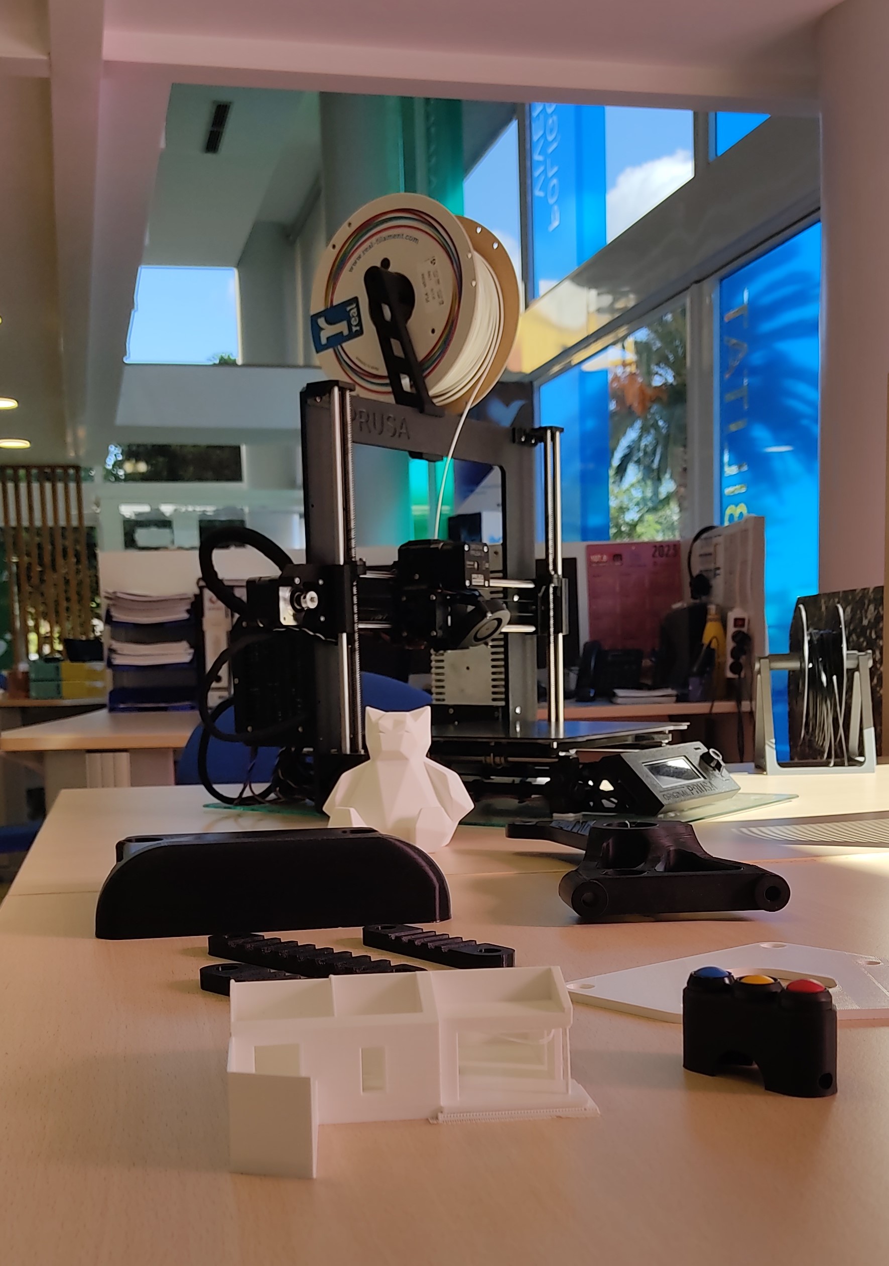 Una de les impressores 3D que hi ha a l'Oficina d'IDETSA.