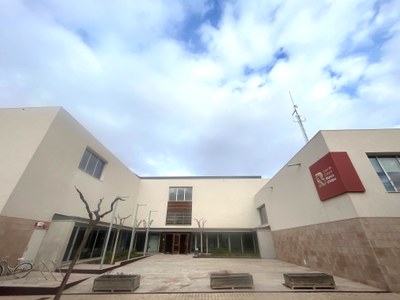 El vestíbul de la Casa de Cultura Blanca d'Anjou és un dels refugis climàtics