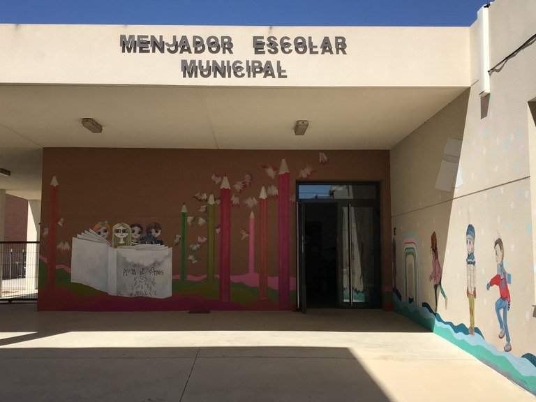 Una part del mural que ha pintat l'artista local Evelyn Roca