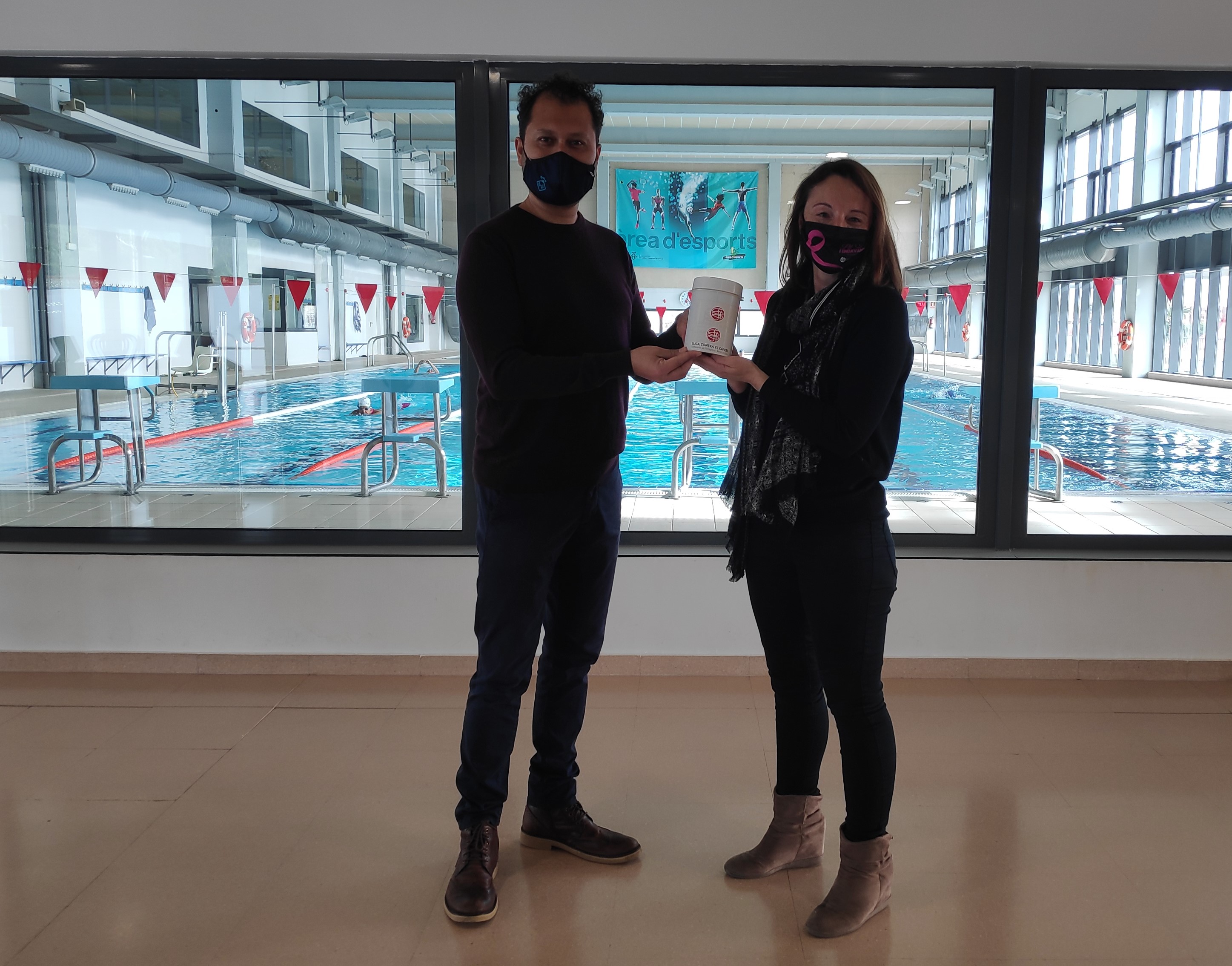 L’Ajuntament lliura la recaptació de la Cursa de Sant Silvestre de l’Hospitalet de l’Infant a la Lliga contra el Càncer de les Comarques de Tarragona i Terres de l’Ebre