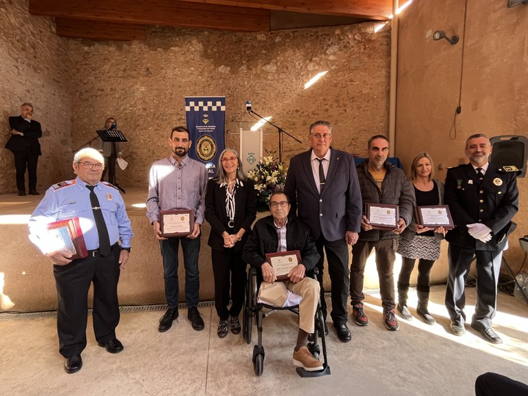 Representants d'entitats i persones que han estat reconegudes per col·laborar amb la Policia Local
