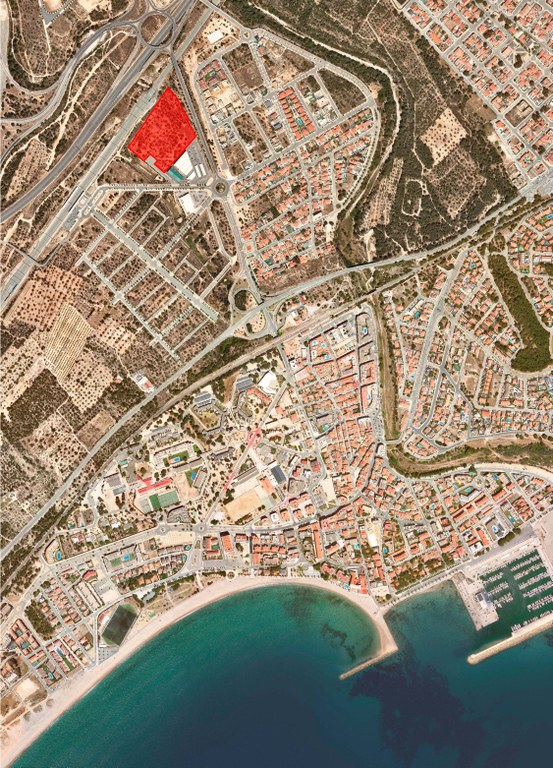 Imatge en què es veu on està el solar en què s'ubicarà el nou equipament esportiu