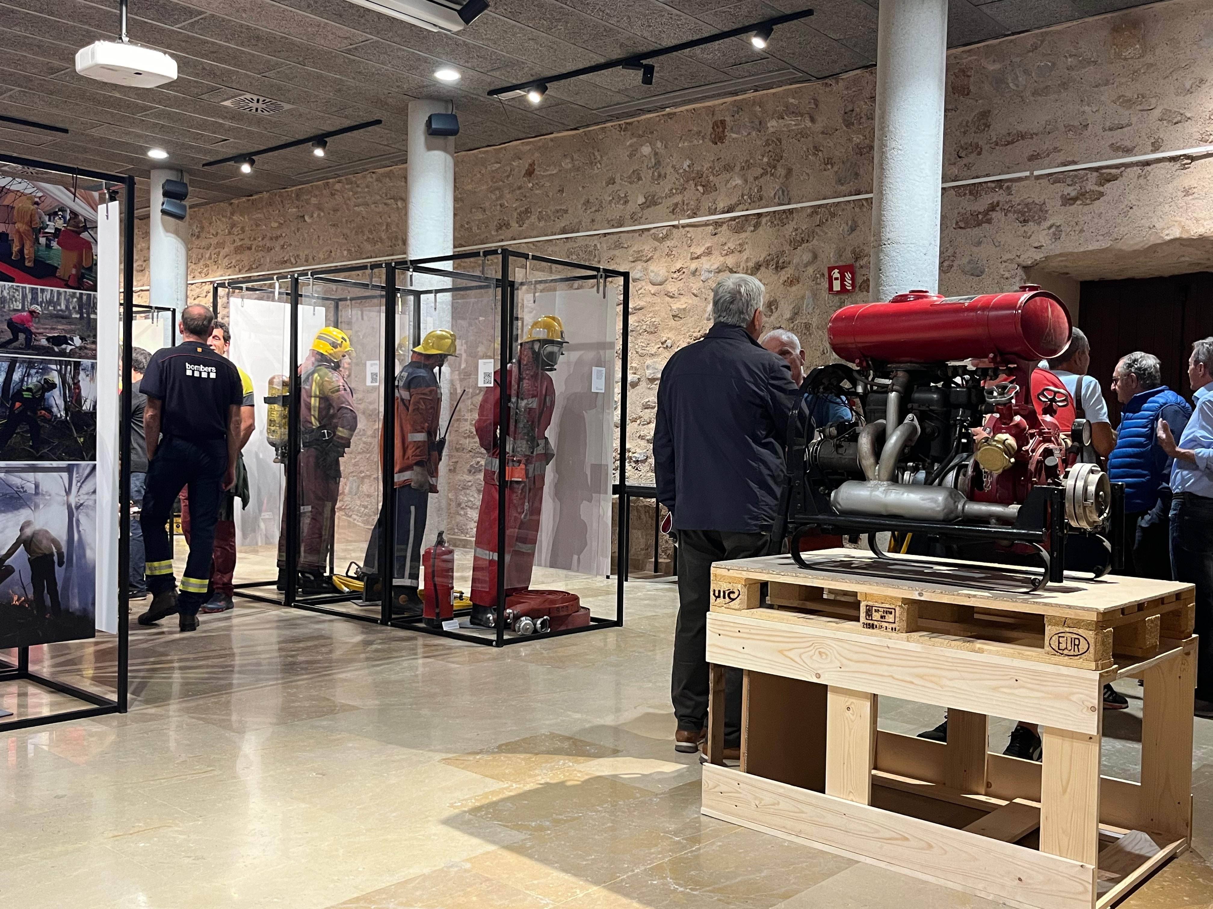 L'exposició 'Bombers 40 anys' arriba a Vandellòs i l'Hospitalet de l'Infant