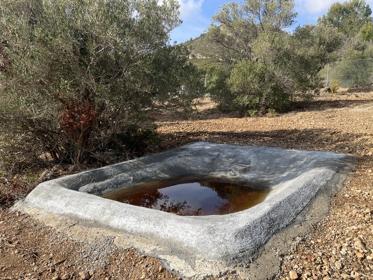 Un dels abeuradors construïts