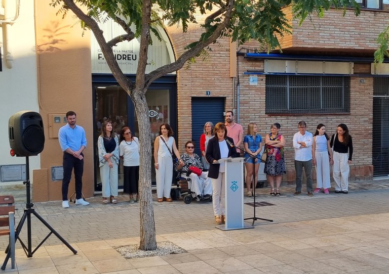 La regidora de Cultura, Elidia López, durant el seu parlament a la inauguració.