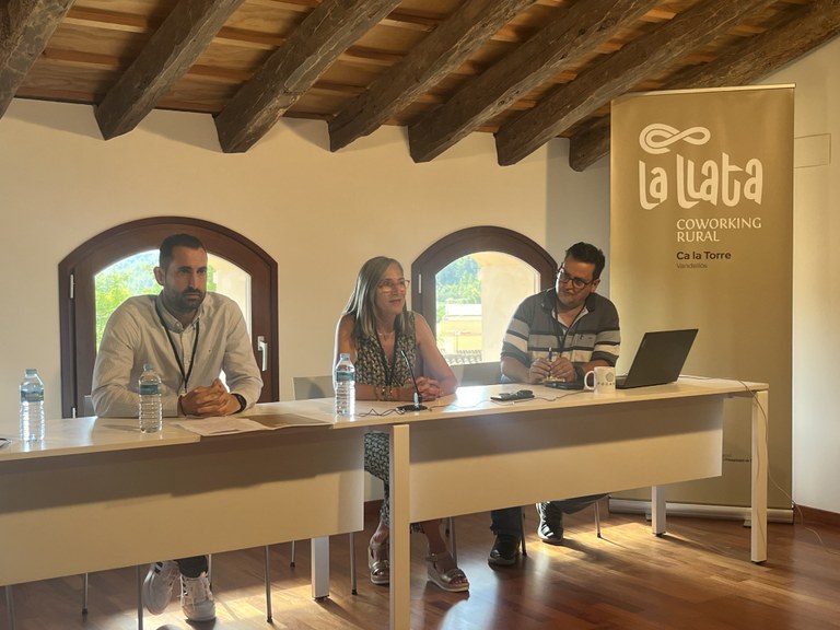 L'alcaldessa, Assumpció Castellví; i el regidor de l'Àrea de Promoció Econòmica, Ferran Conejo, van inaugurar el nou espai el divendres 5 de juliol.