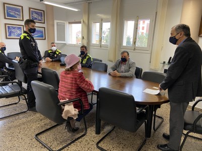 Moment del nomenament d'Adrián García com a funcionari de carrera