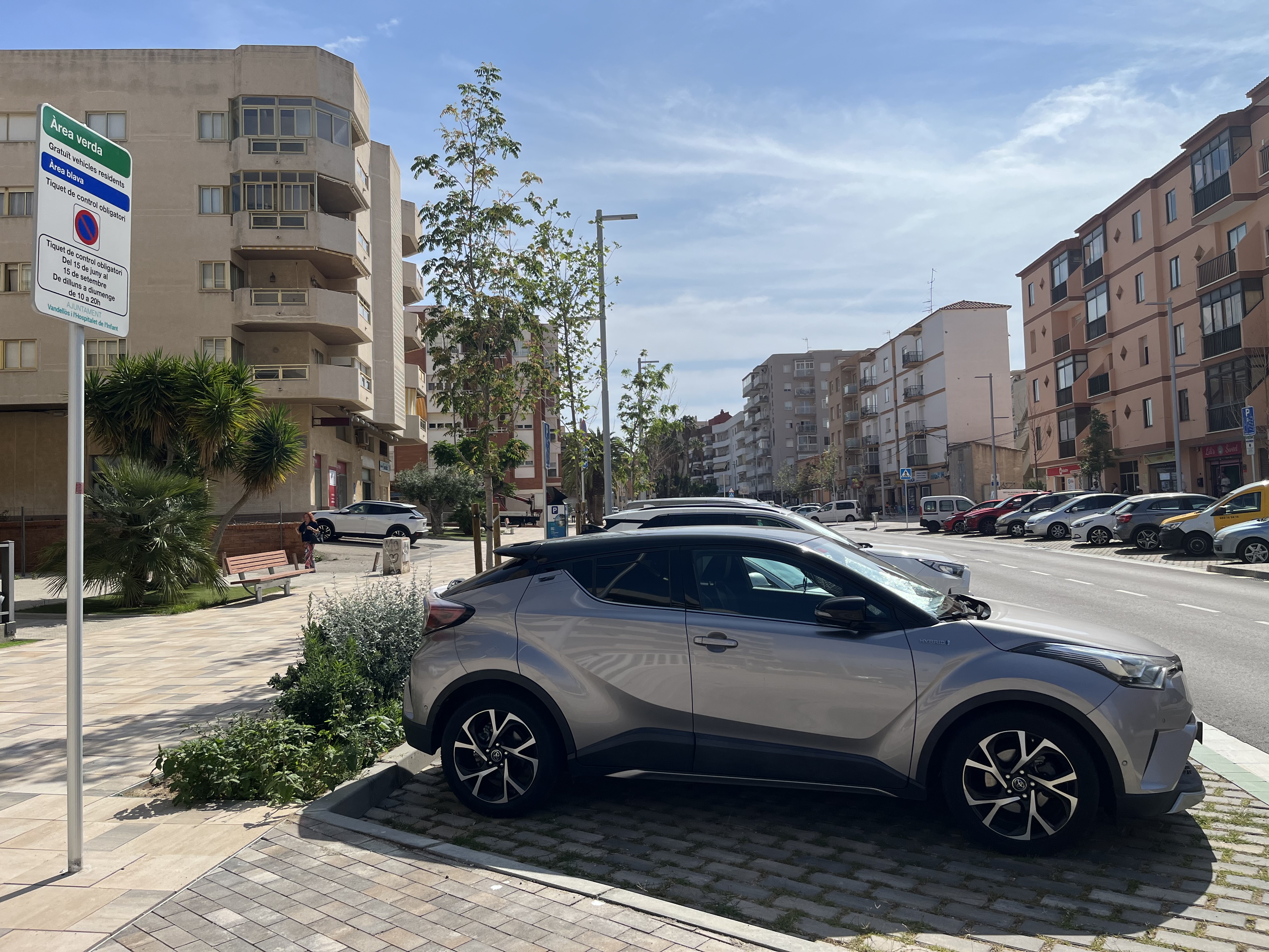 Imatge d'una zona d'aparcament regulat de l'Hospitalet de l'Infant