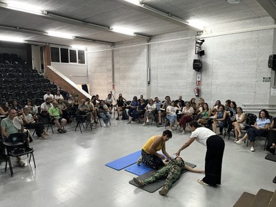 Una altra imatge de la sessió formativa que es va impartir al professorat de l'institut