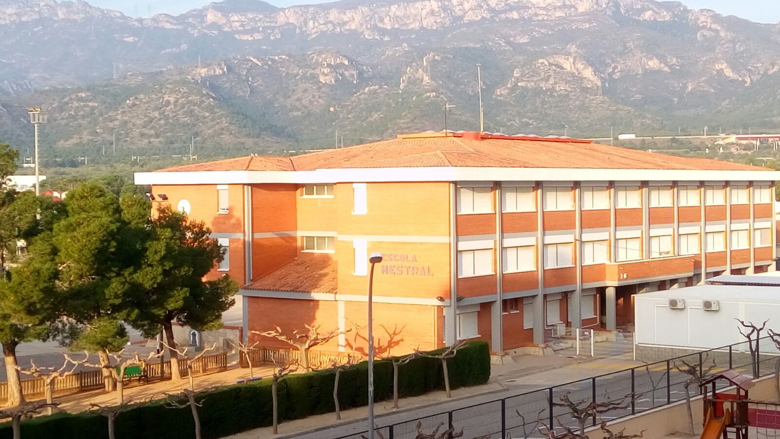 Escola Mestral