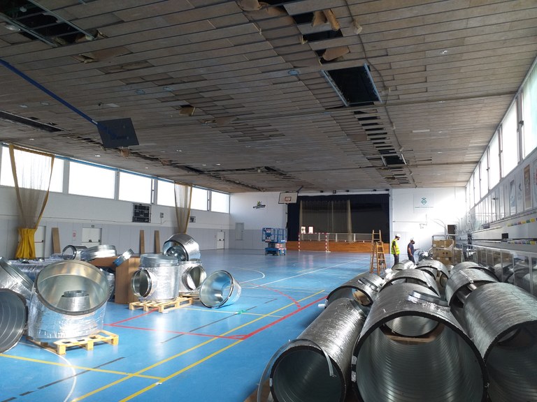 L'interior del pavelló cobert de l'Hospitalet de l'Infant