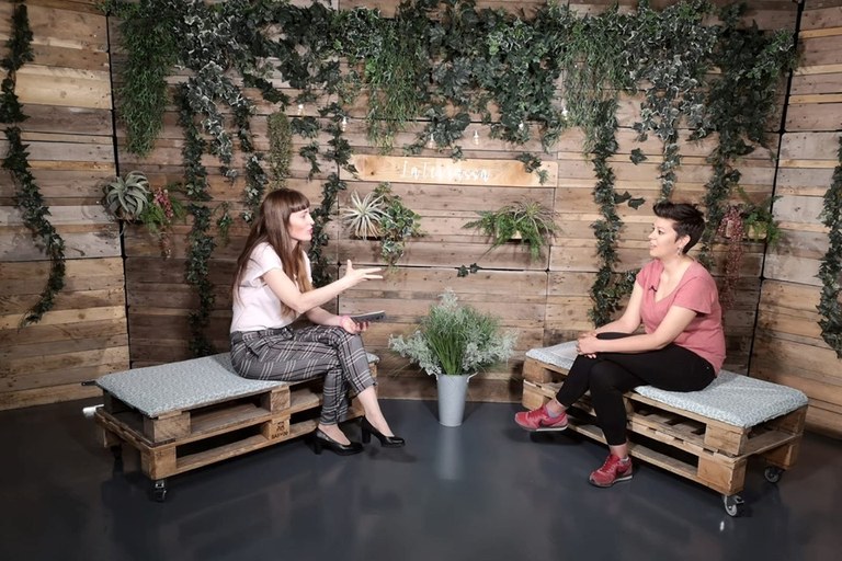 Imatge d'un dels programes d'entrevistes que emet la TVV