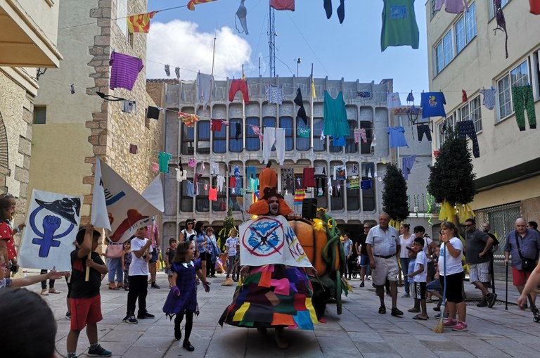 Cercavila pels carrers engalanats